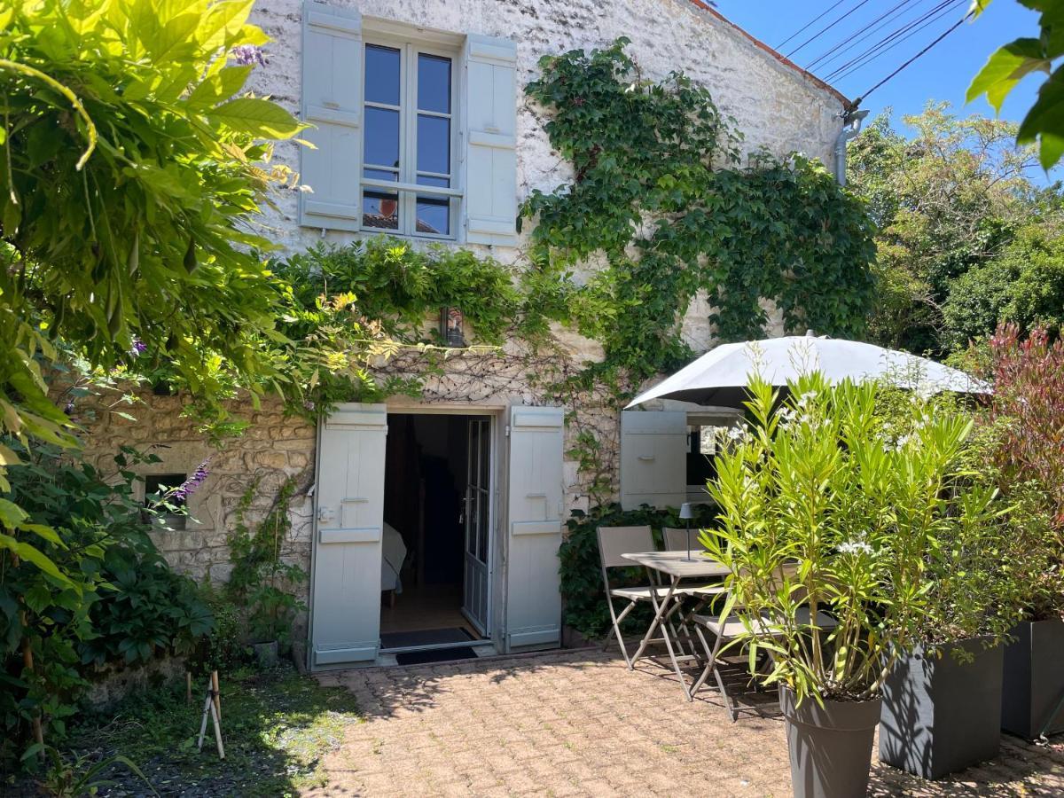 Gite Du Presbytere Port D'Envaux, Ravissante Maison De Charme Port-dʼEnvaux Exterior foto